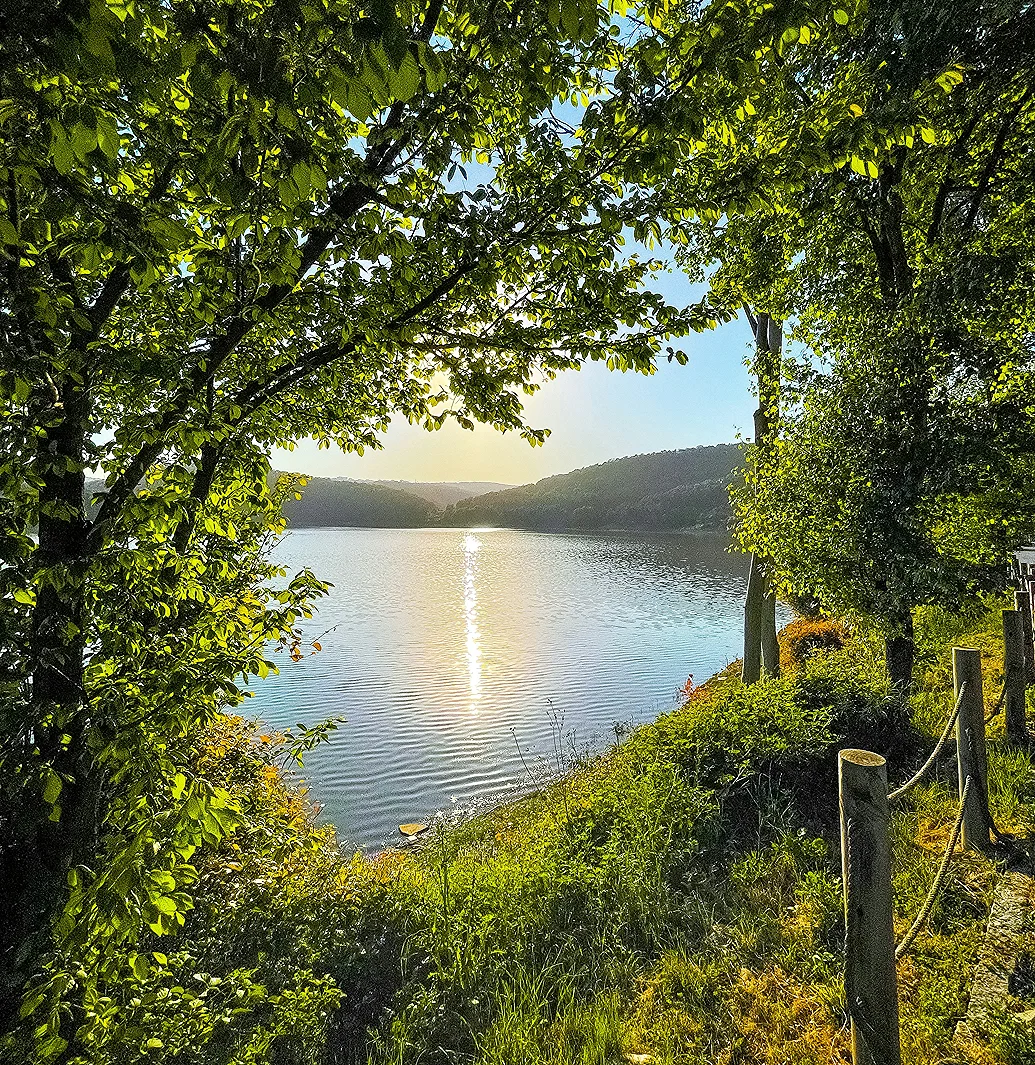Illustrasjonsbilde Sommerstengt sekretariat Unsplash