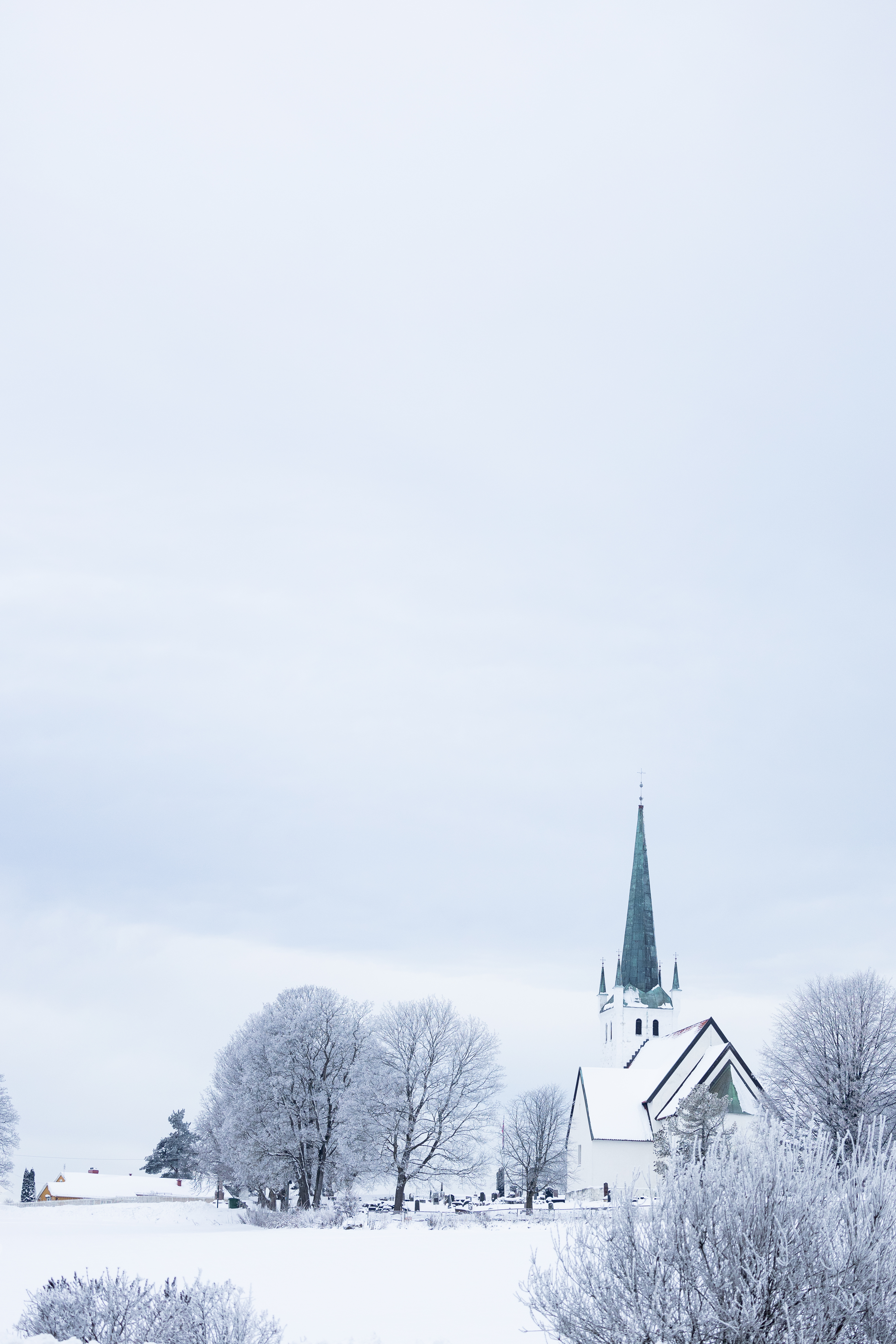 Bilde av Norderhov kirke i vinterlandskap (foto: Helene Moe Slinning)